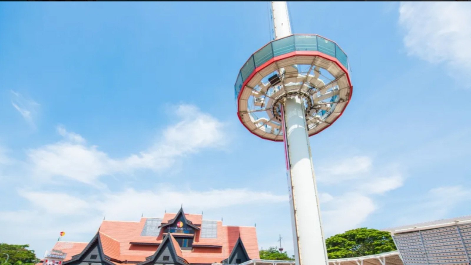 Revolving glass cabin at Malacca Tower