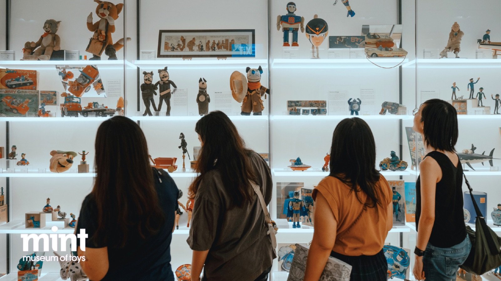 Themed gallery display of action figures