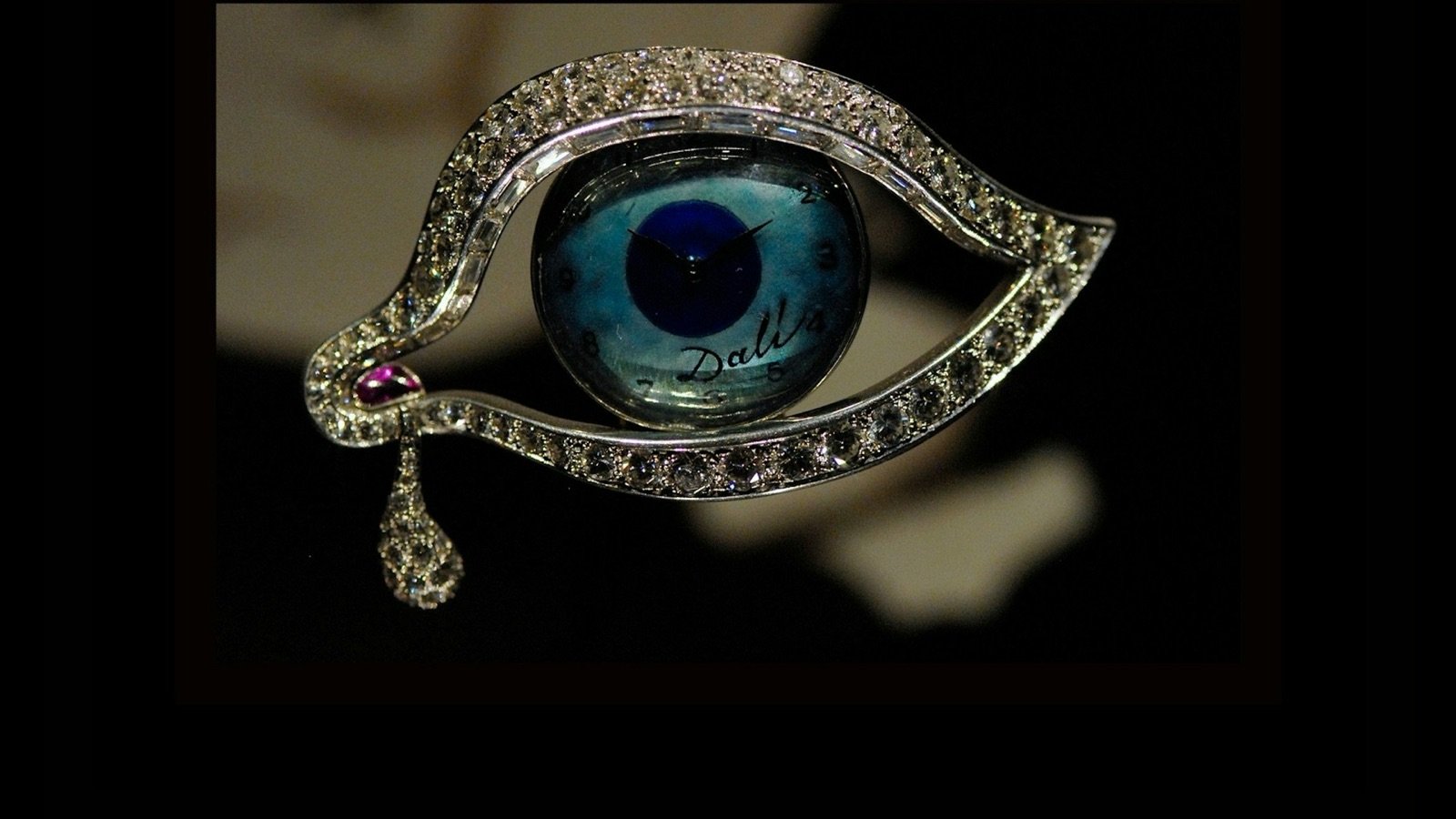 Dali Triangle gallery with iconic artworks