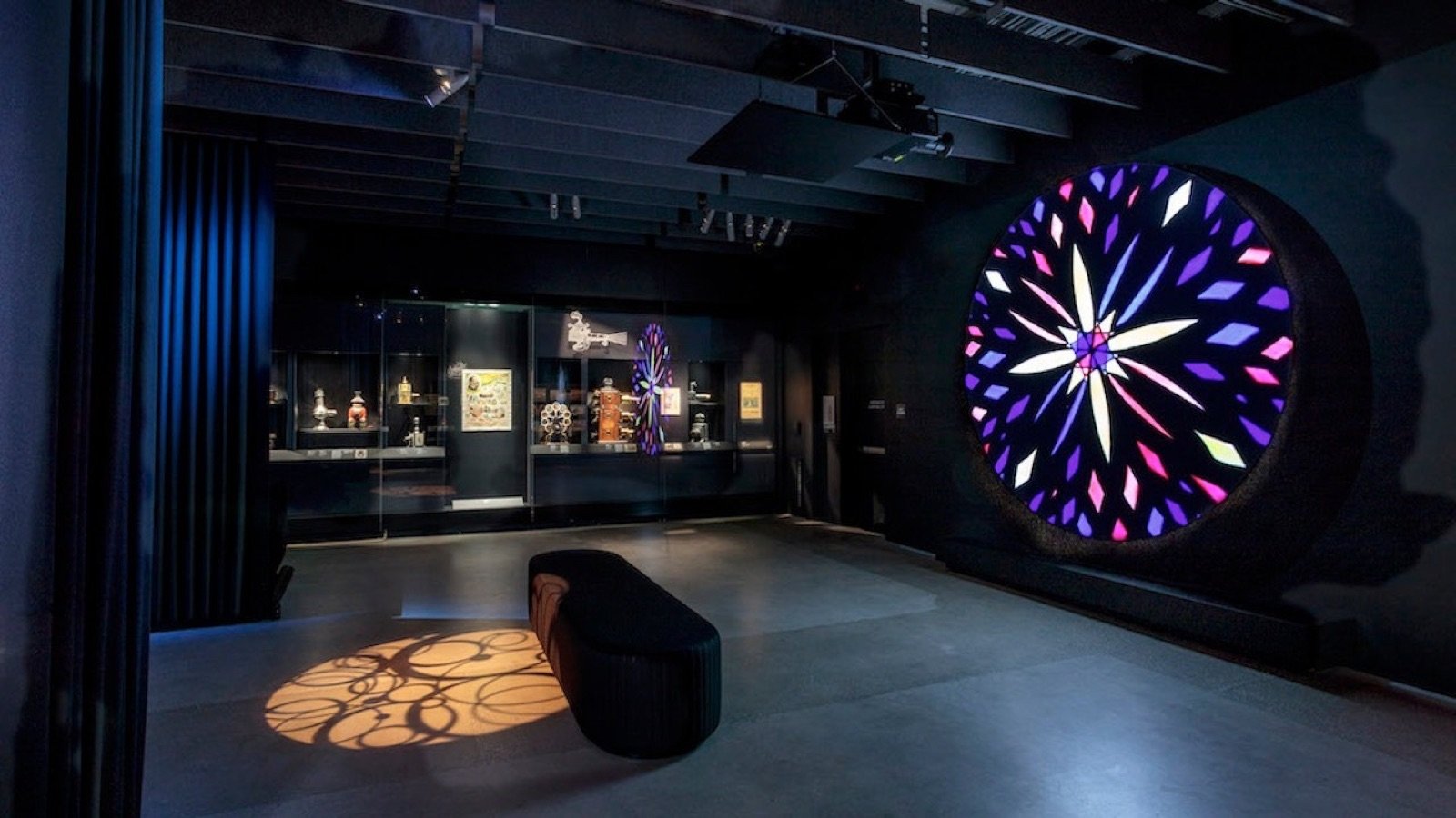 Special galleries featuring film clips and behind-the-scenes stories
