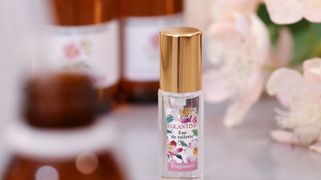 Bespoke 12ml bottle of eau de toilette souvenir