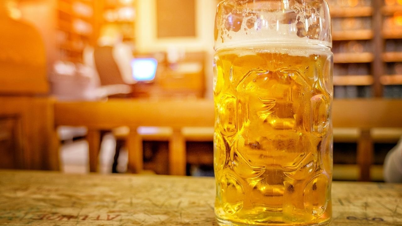 Hofbräukeller outdoor beer garden seating
