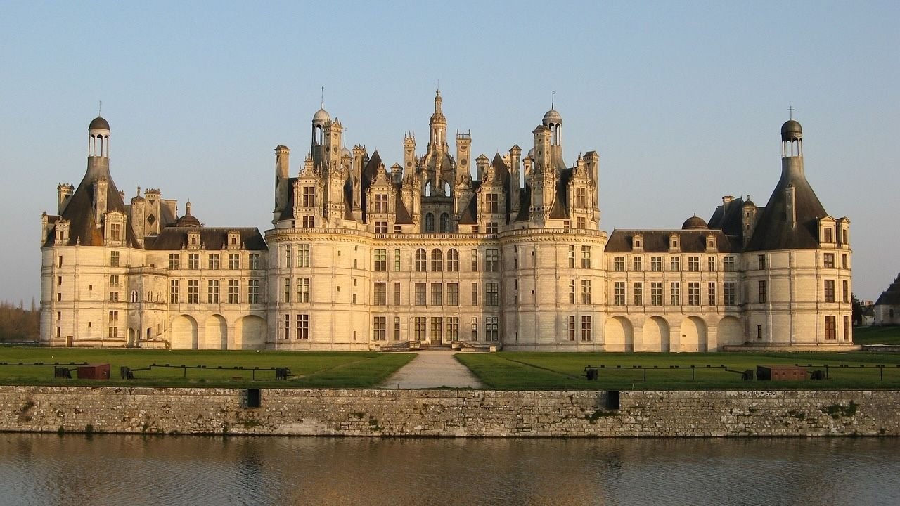 Loire Valley Tour from Paris: Chambord, Chenonceau, and Cheverny Castles attraction
