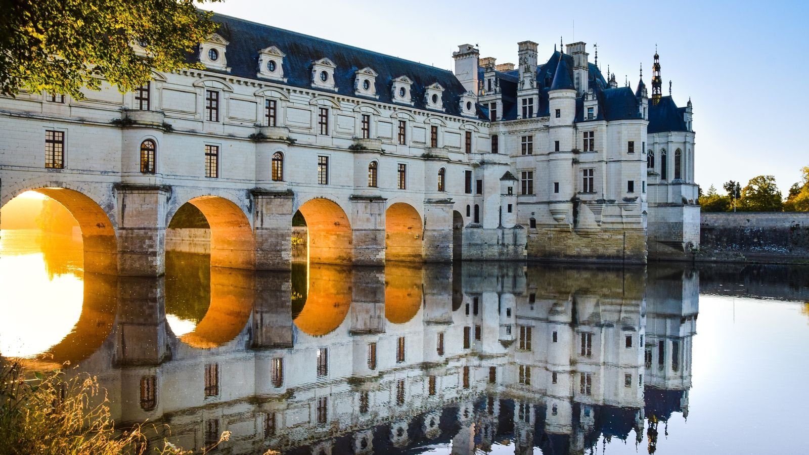 Scenic exterior of Chateau de Chenonceau