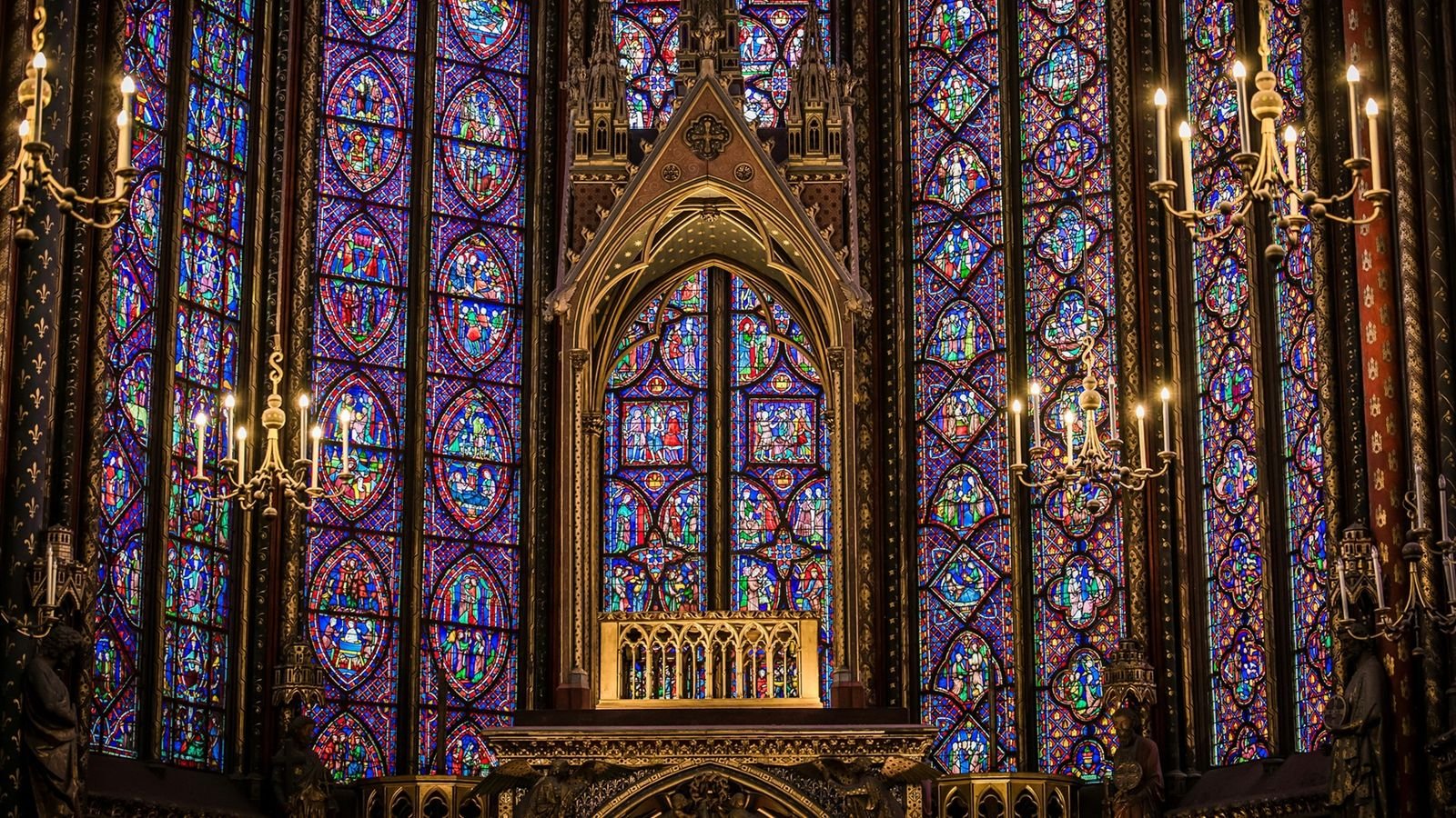 Intricate Gothic vaulted ceilings and architecture of Sainte-Chapelle