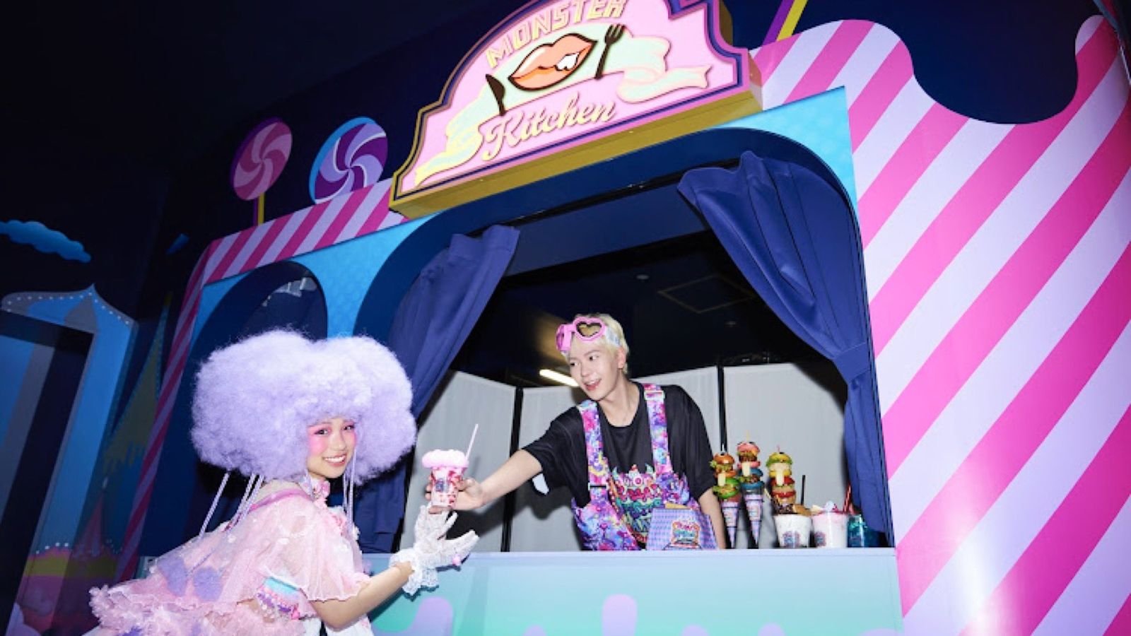 Choppy's Mel-Tea Cup Ride with live Monster Girl stage area