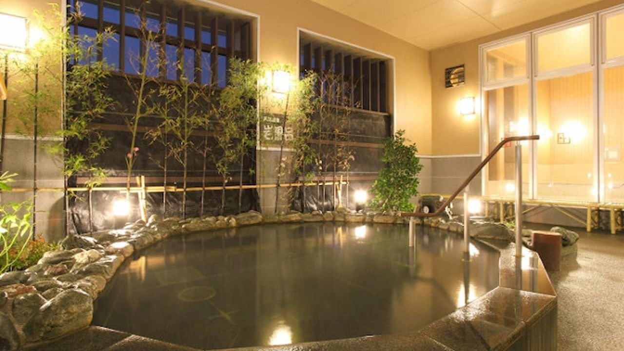 Dry sauna and salt sauna facilities at Rock Salt Spa Rinkunoyu