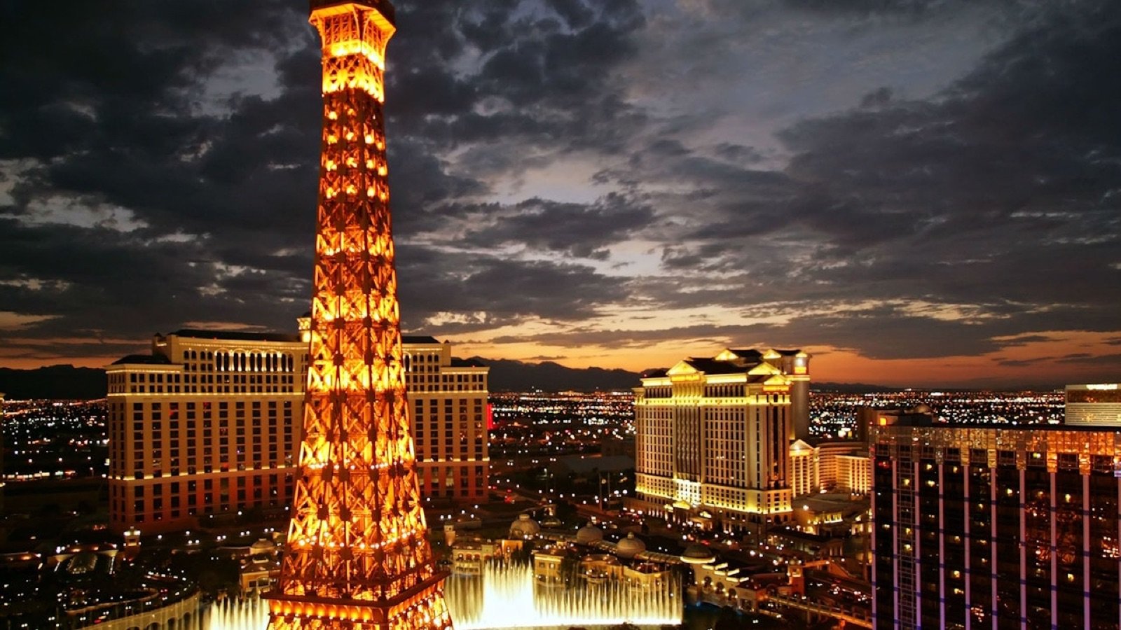 Half-scale replica Eiffel Tower at Paris Las Vegas Hotel and Casino