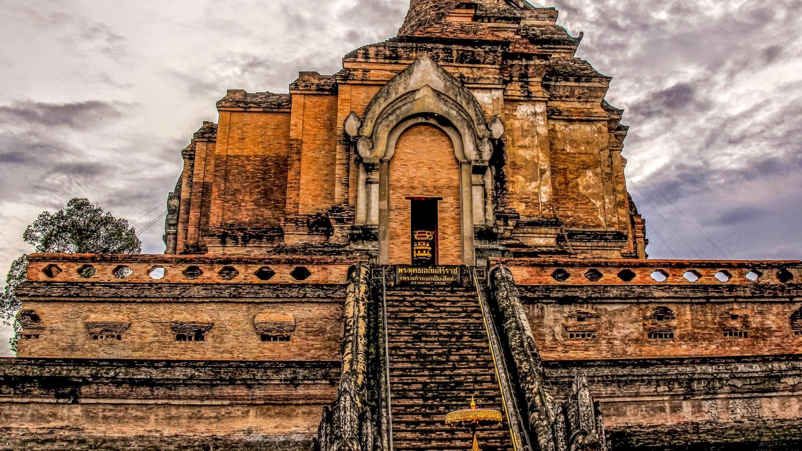Wat Chedi Luang ancient stupa in Chiang Mai