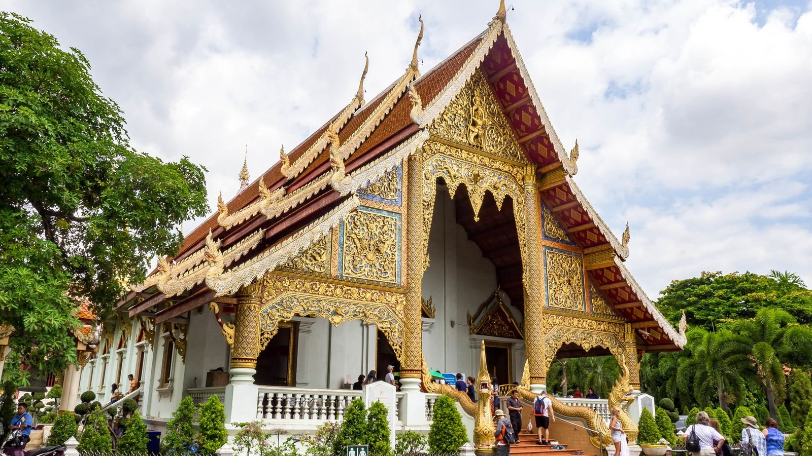 Wat Phra Singh gilded pagodas