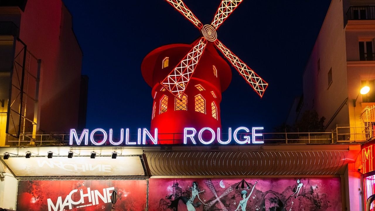 Moulin Rouge Cabaret Show with Drop-off Service and Dinner attraction