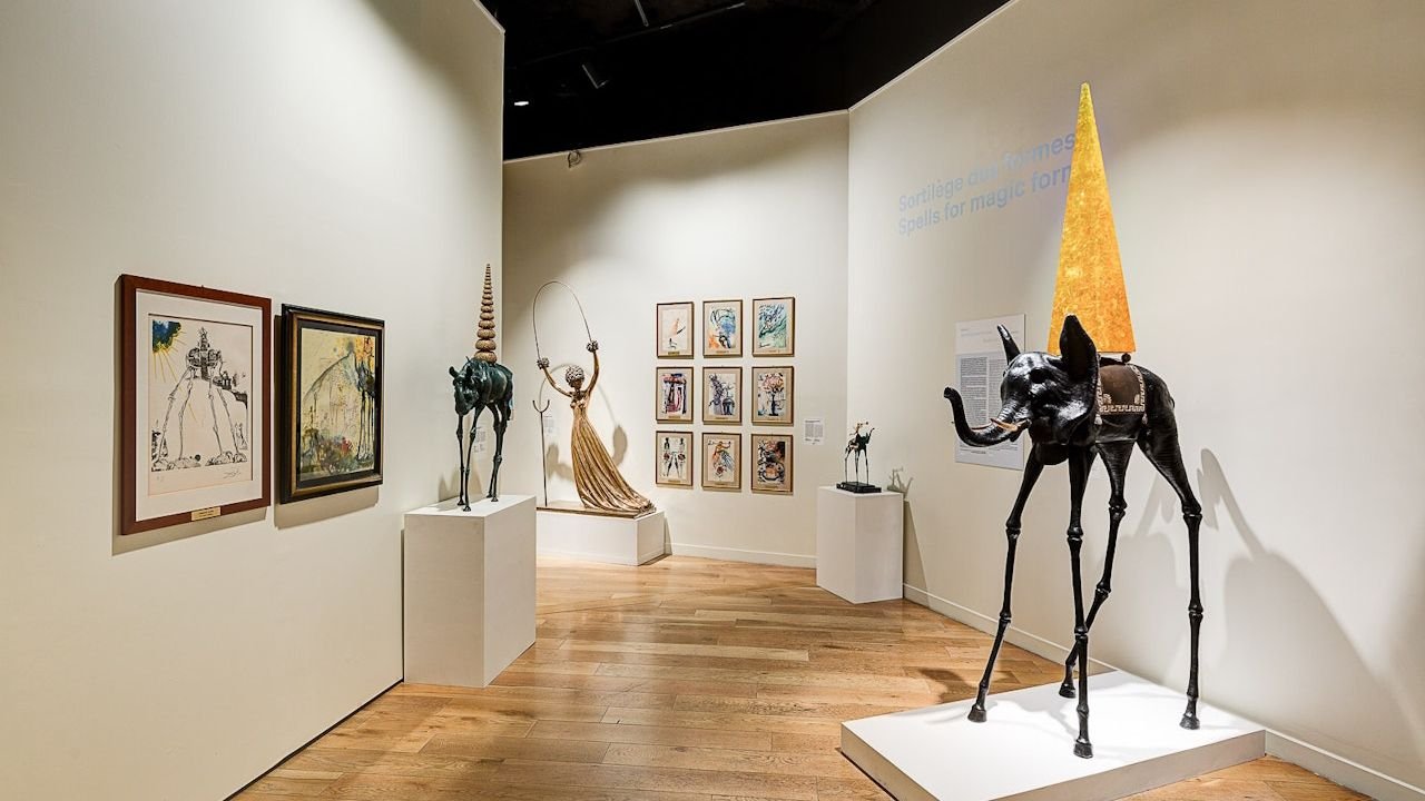 Dalí illustrations for Alice in Wonderland
