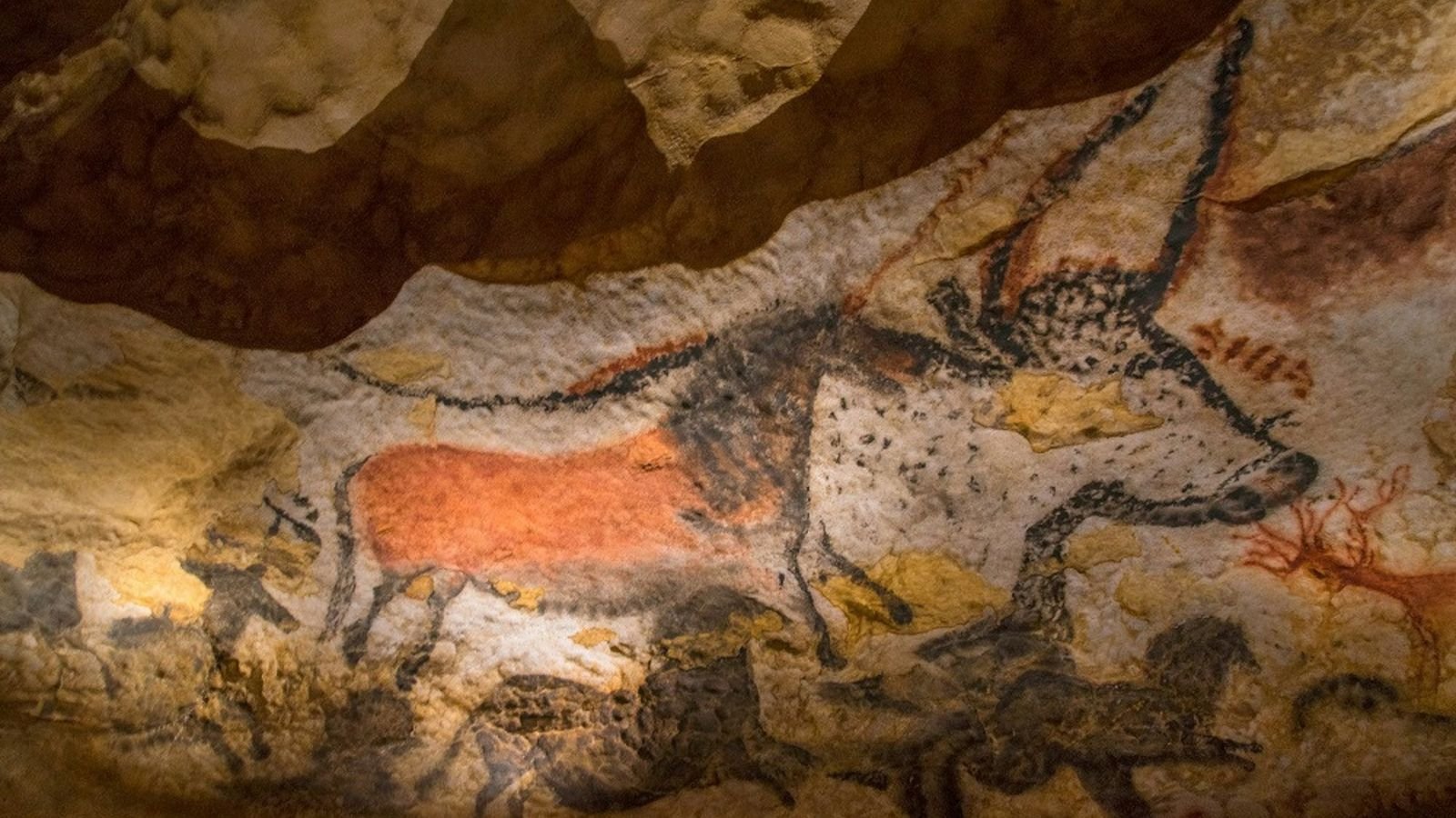 Reconstructed prehistoric paintings in the Axial Diverticulum