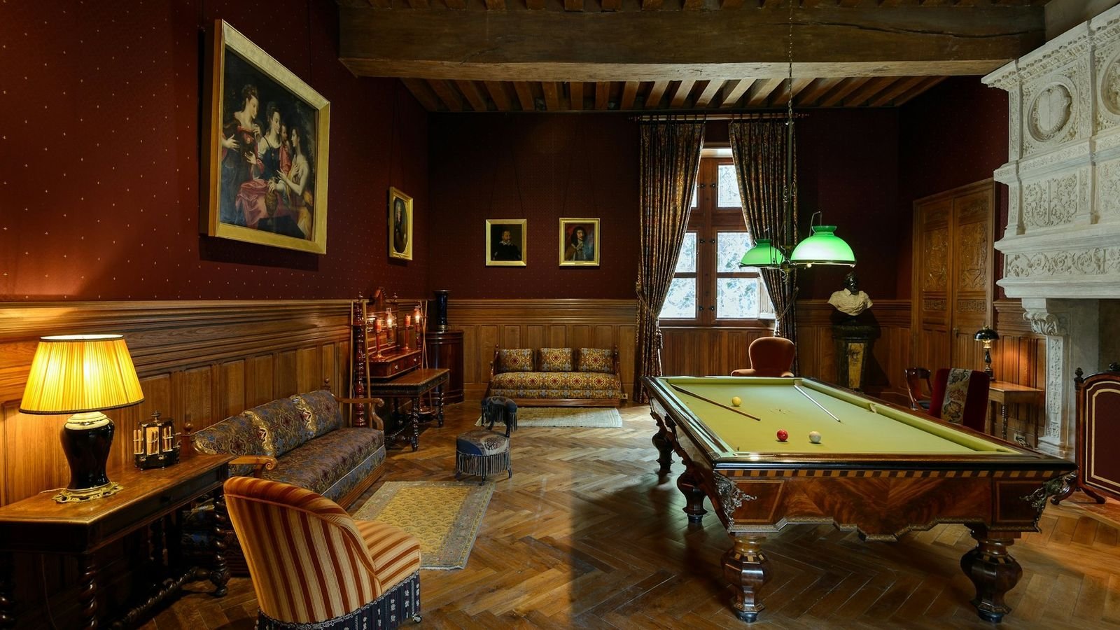 Renaissance architectural details of Château d'Azay-le-Rideau