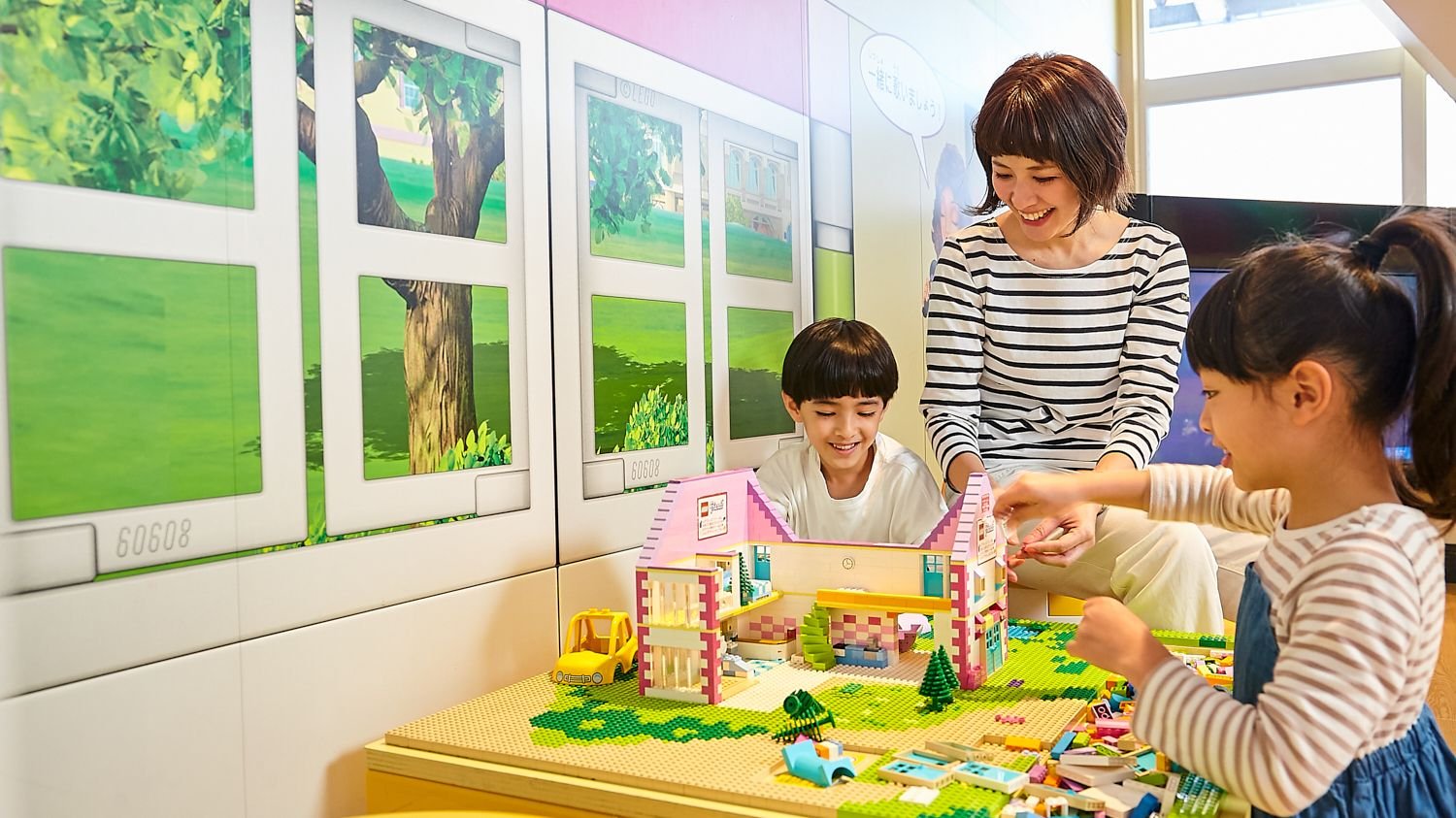 Interactive LEGO brick building and play zones at LEGOLAND Discovery Centre Osaka