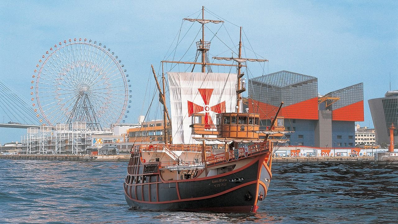 Tombori River Cruise boat on Dotonbori canal
