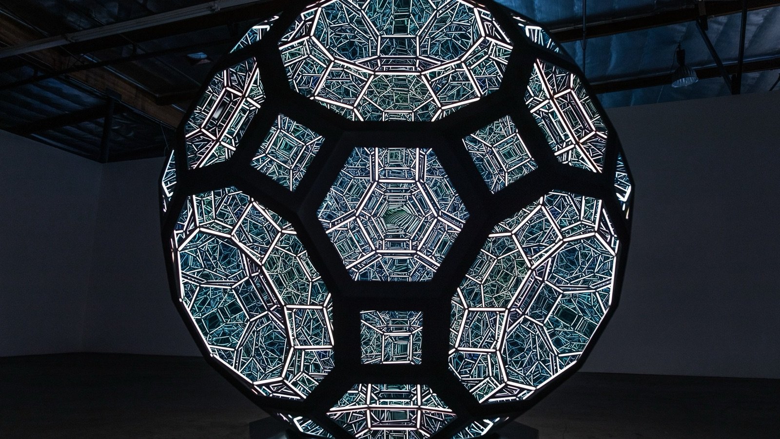 Modern and contemporary art exhibition at Moco Museum London
