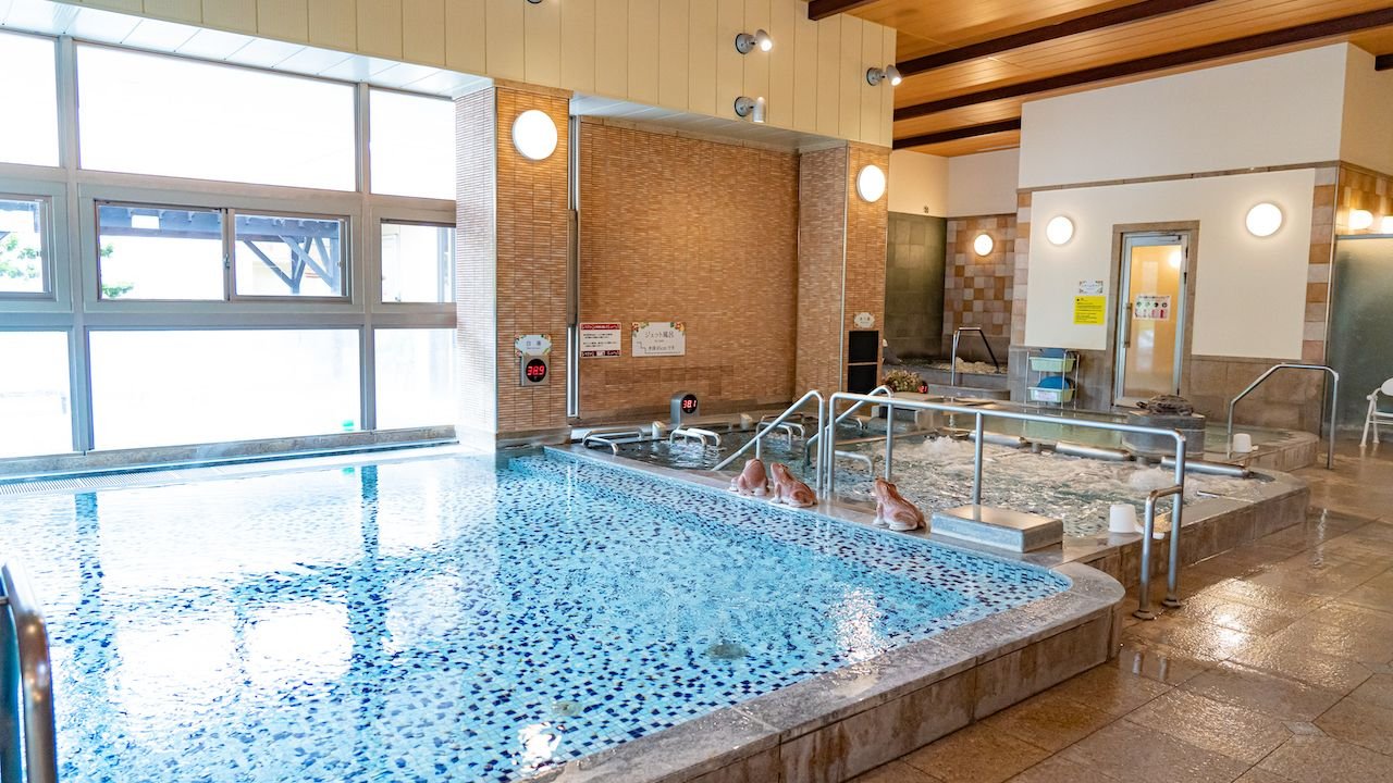 Public bath indoor mineral pools and shower stations