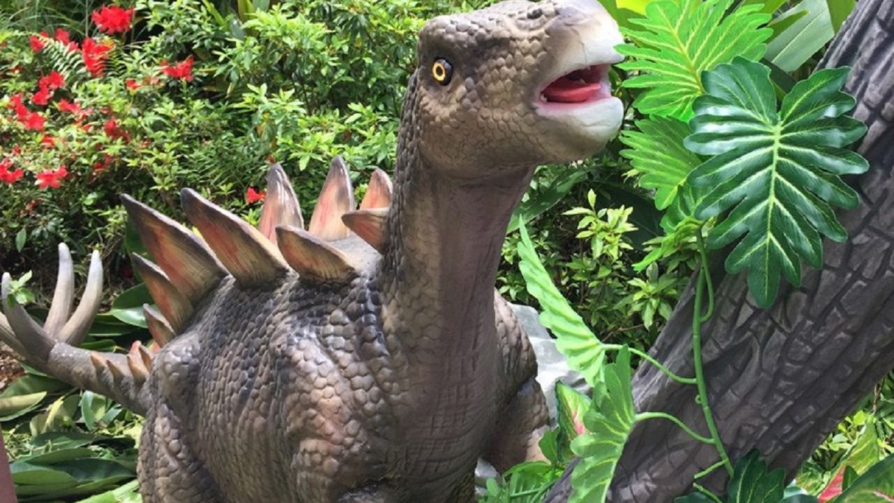 Parasaurolophus replica along the walking trail