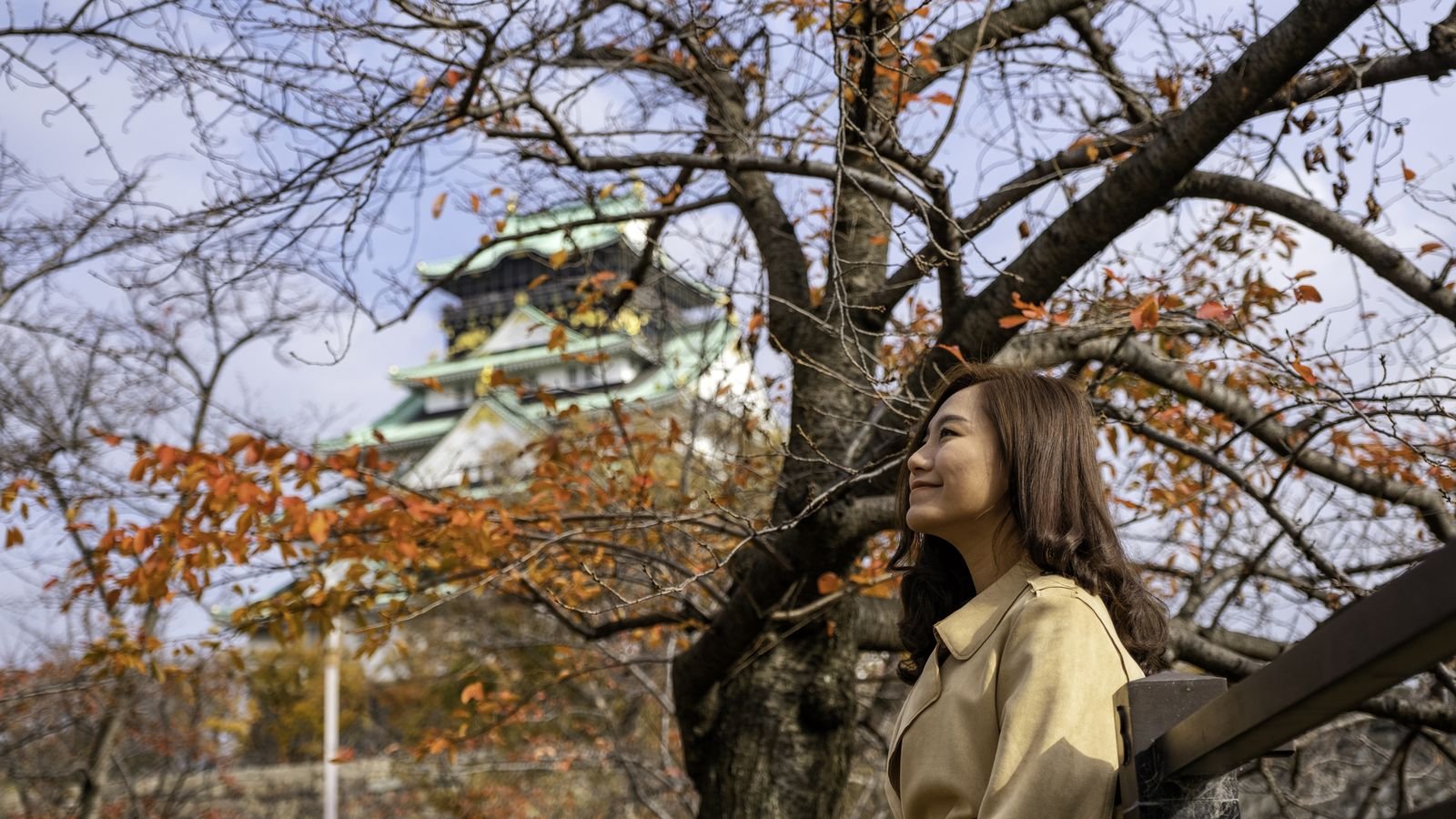Photo session against urban street settings in Osaka