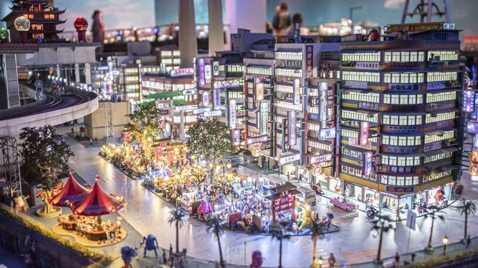 Moving miniature models at Small Worlds Tokyo