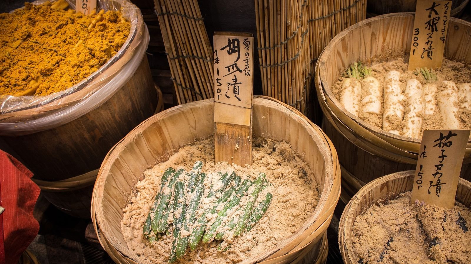 Traditional Japanese snacks and regional specialties in Kyoto