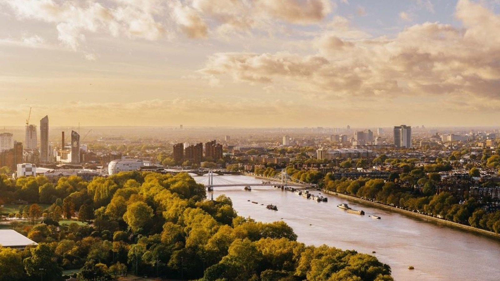Panoramic 360-degree view of London from 109 metres high