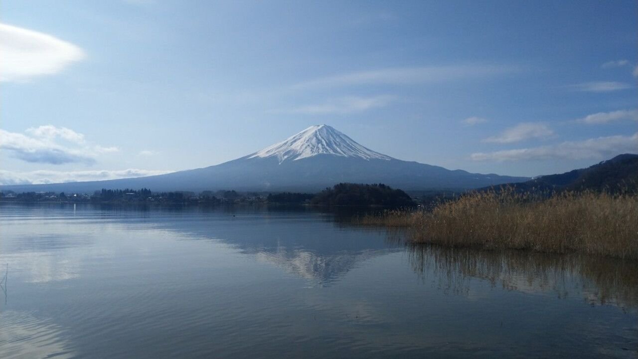 View of Mount Fuji and Lake Kawaguchiko from Oishi Park