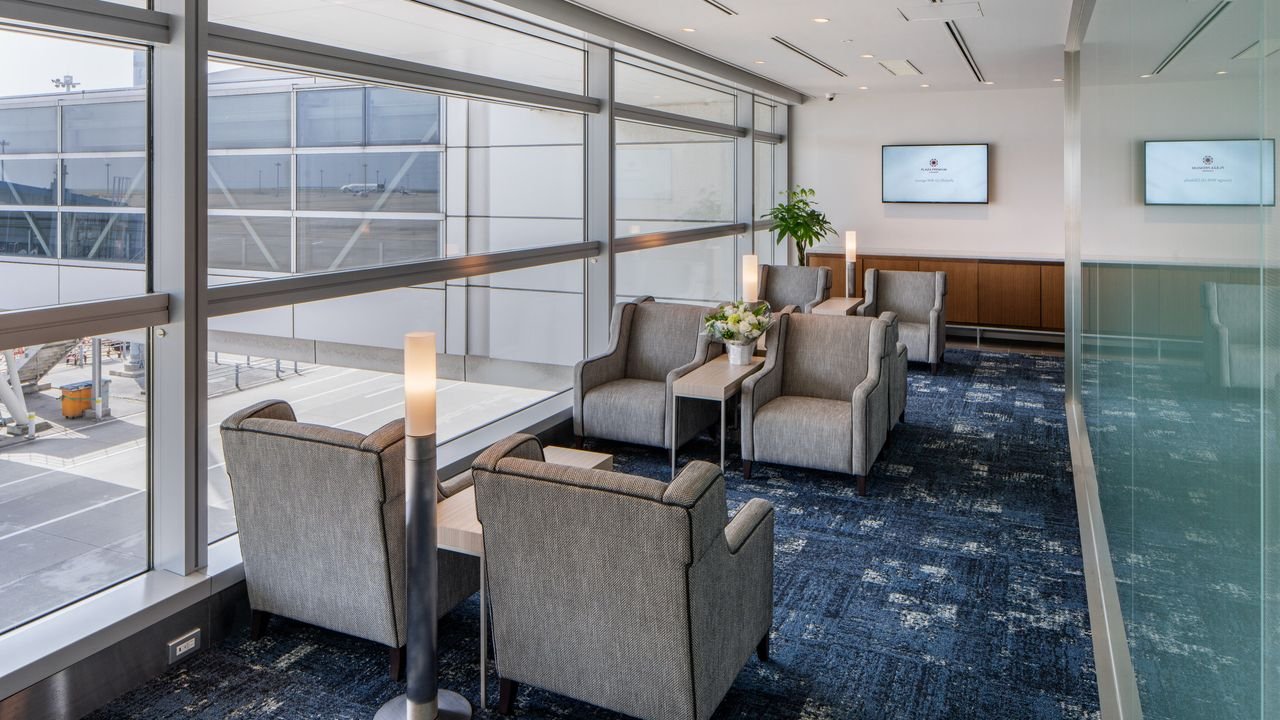 Workstations equipped with power outlets and charging stations