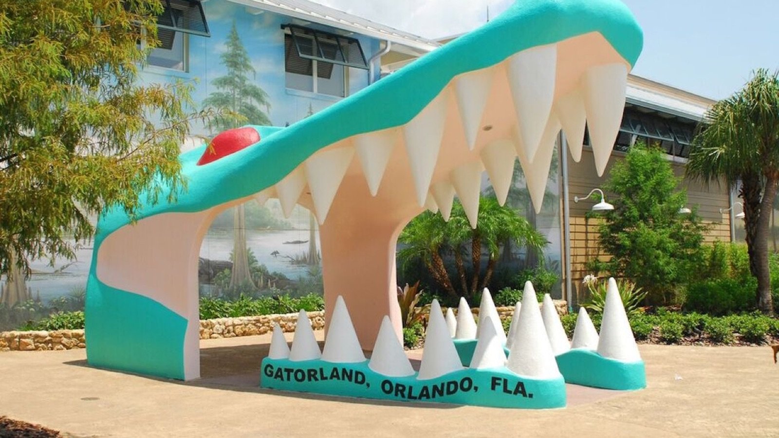 Jungle Crocs of the World exhibit with large crocodiles in Florida