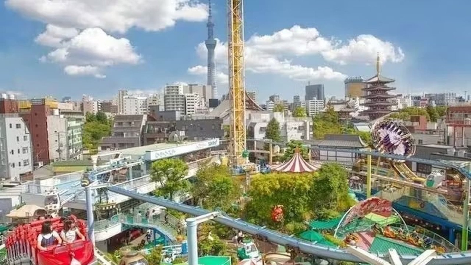 Asakusa Hanayashiki amusement park entrance in Taito