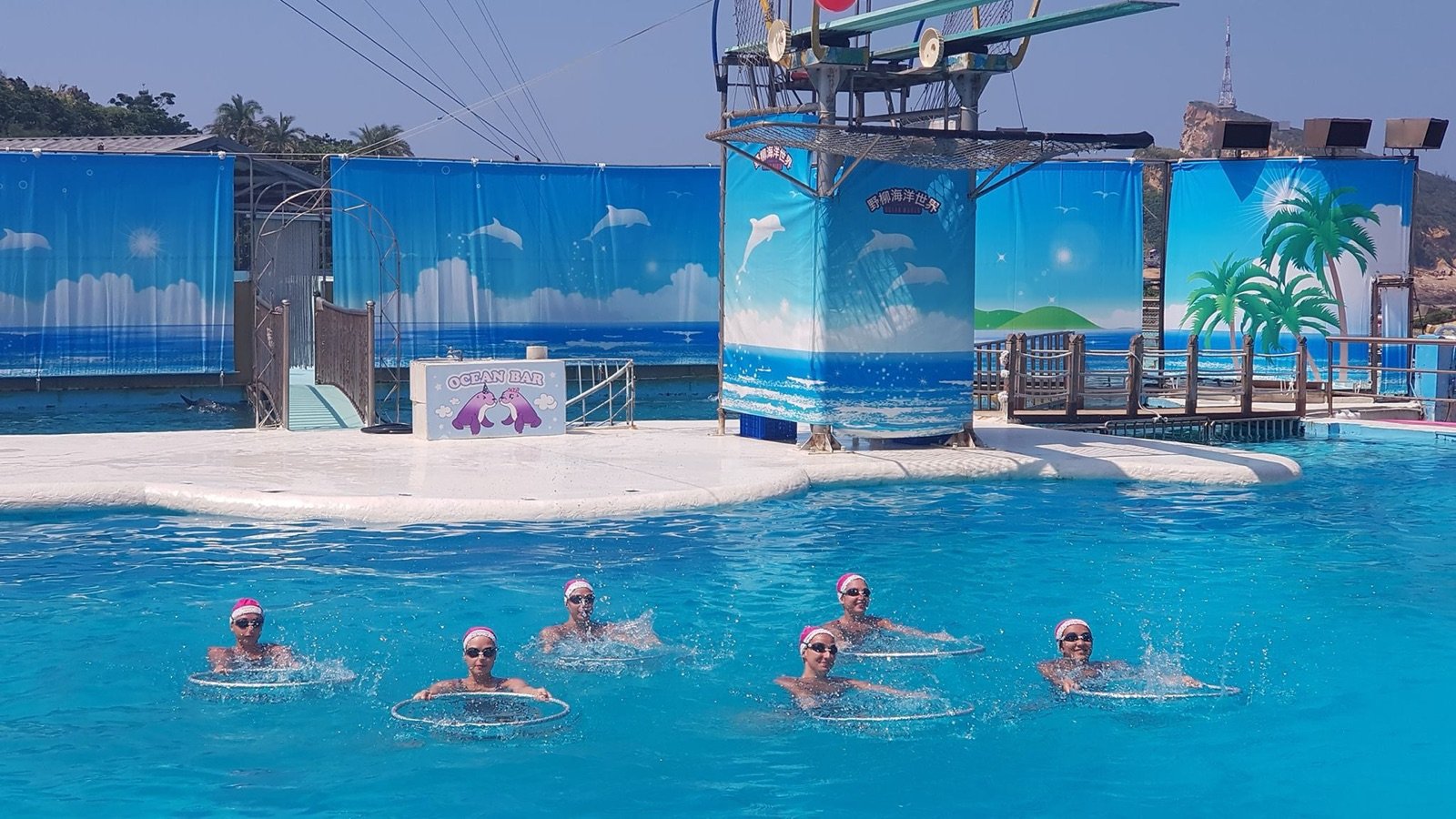 High-dive performance by international divers at Yehliu Ocean World