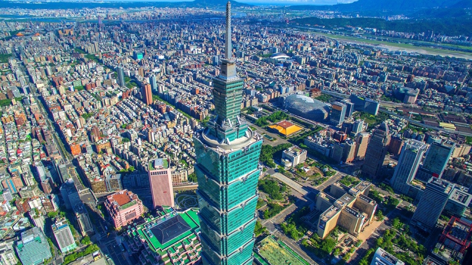 View from the 88th floor observation level of Taipei 101
