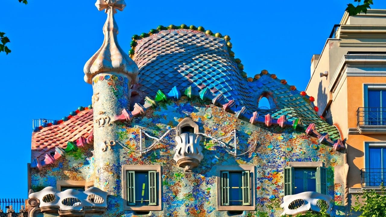 Skeletal facade and colourful Modernista exterior of Casa Batllo