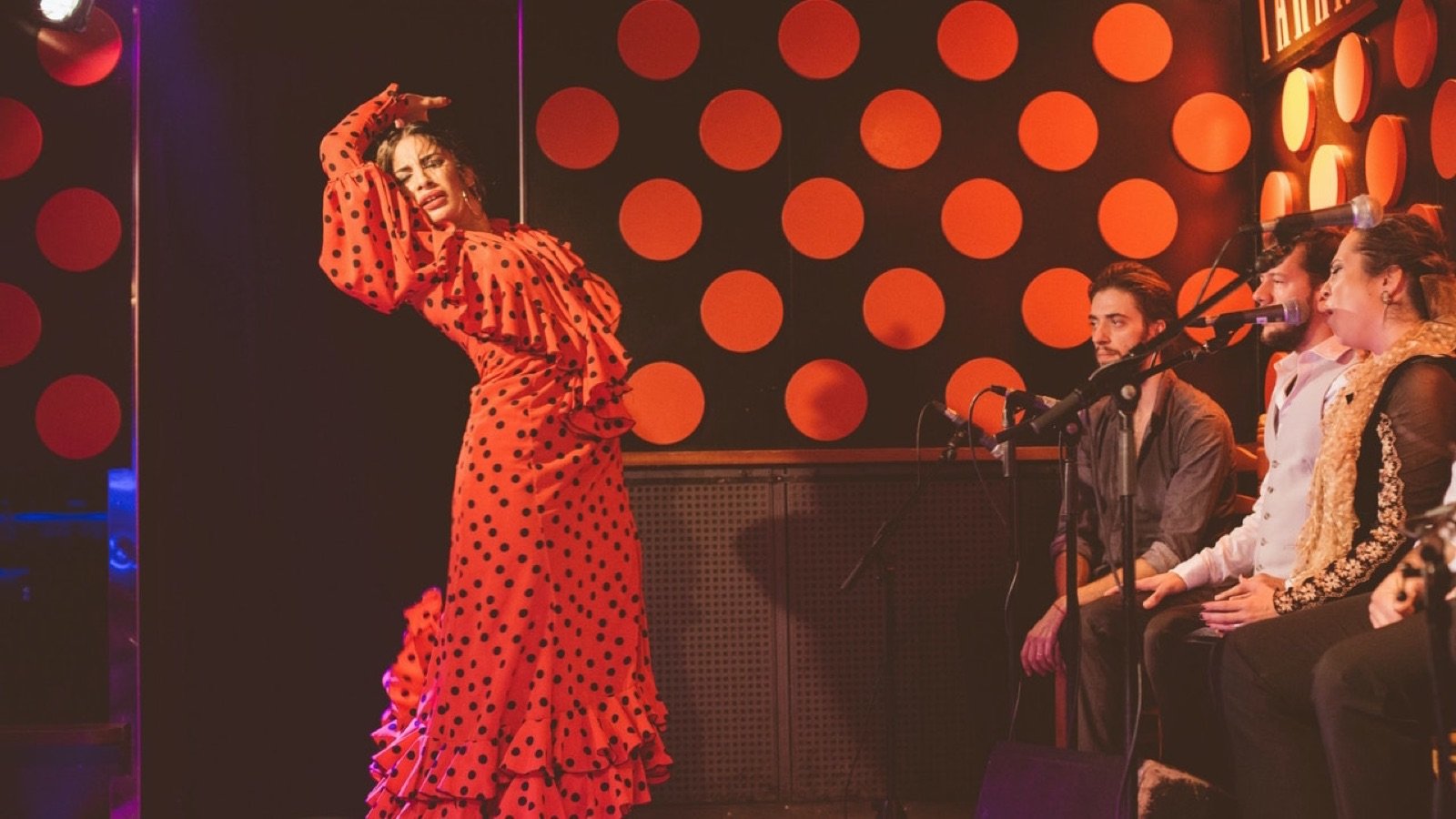 Live Catalan flamenco performance at Los Tarantos Barcelona