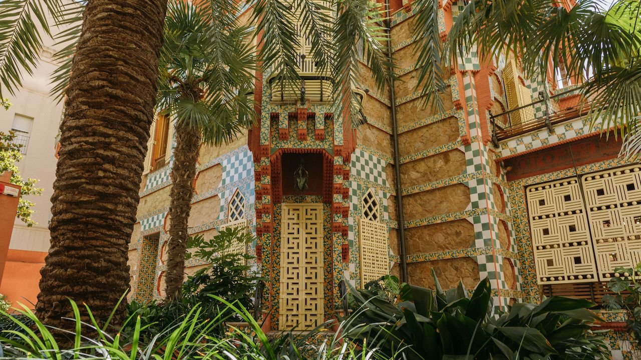 Detailed view of Gaudi&amp;amp;amp;amp;amp;amp;#039;s tilework patterns