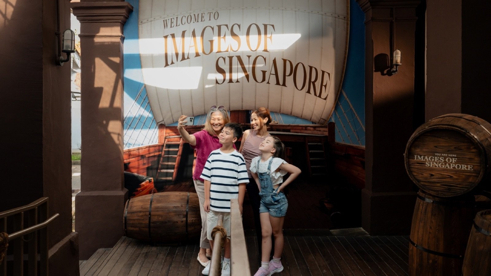 Spirit of Singapore indoor boat ride experience