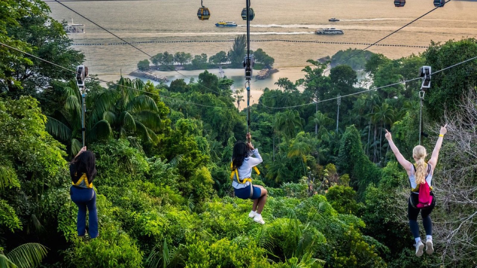 MegaJump 15-metre simulated parachute free-fall platform