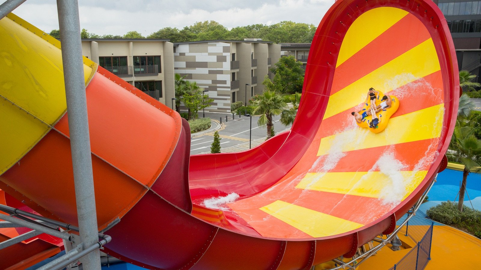 Free Fall high-speed slide at Wild Wild Wet Singapore