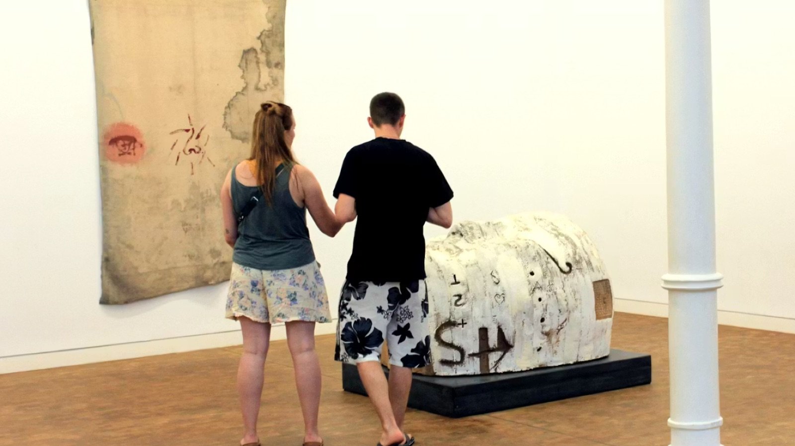 Locker storage facilities available for visitors at Tapies Museum