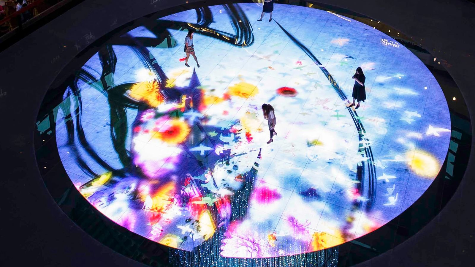 Digital creatures in the light canvas