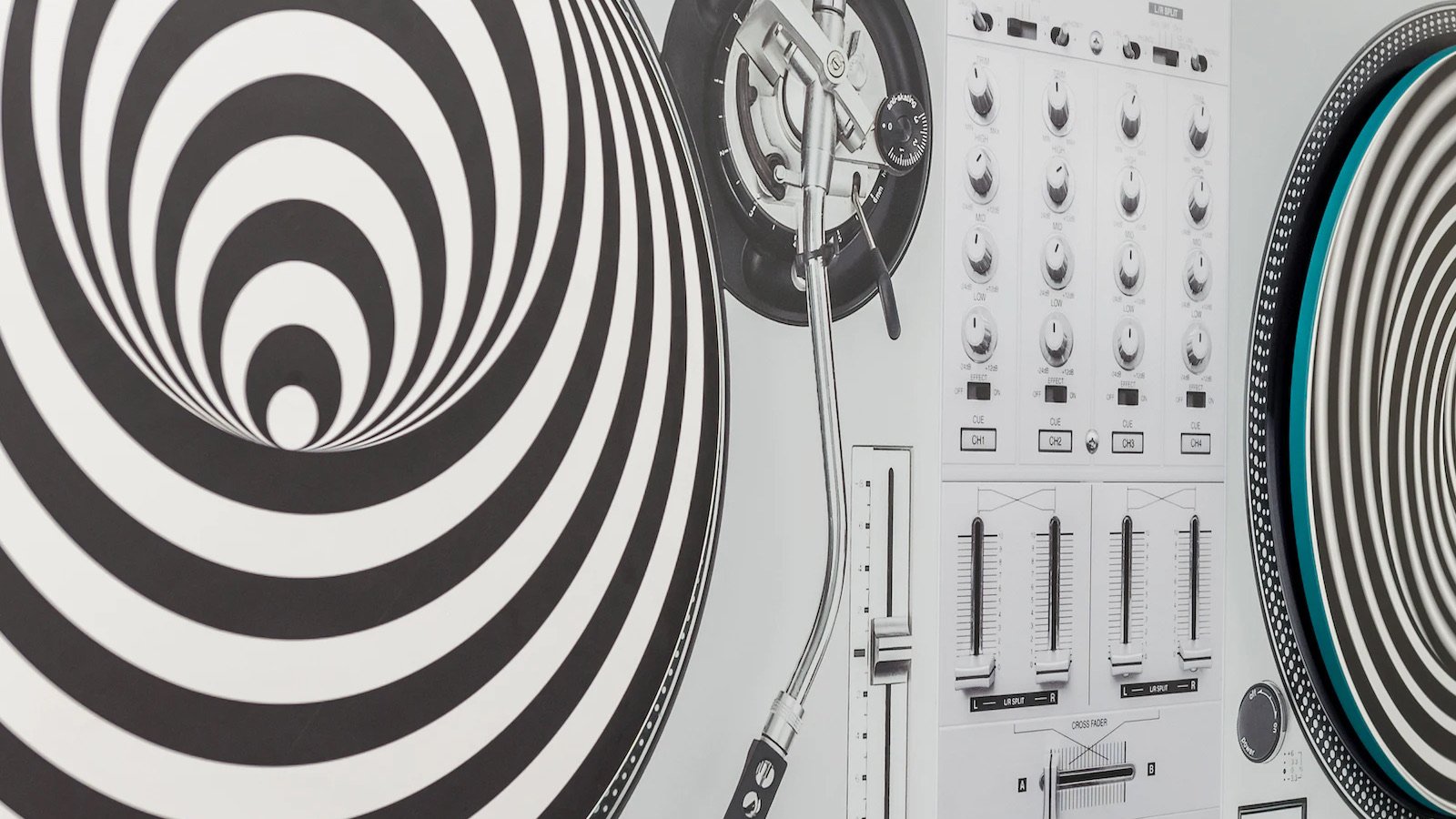 Optical illusion display