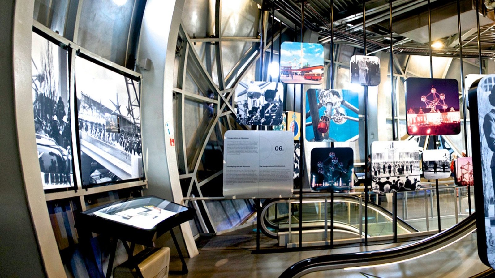 Atomium futuristic spheres