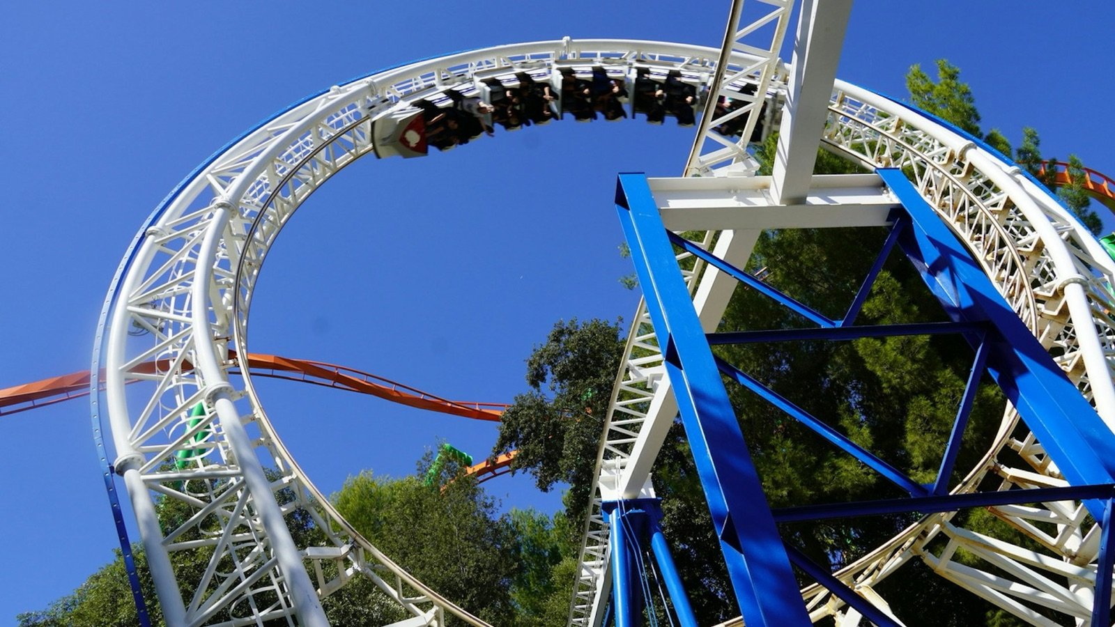 Main entrance plaza of Six Flags Magic Mountain
