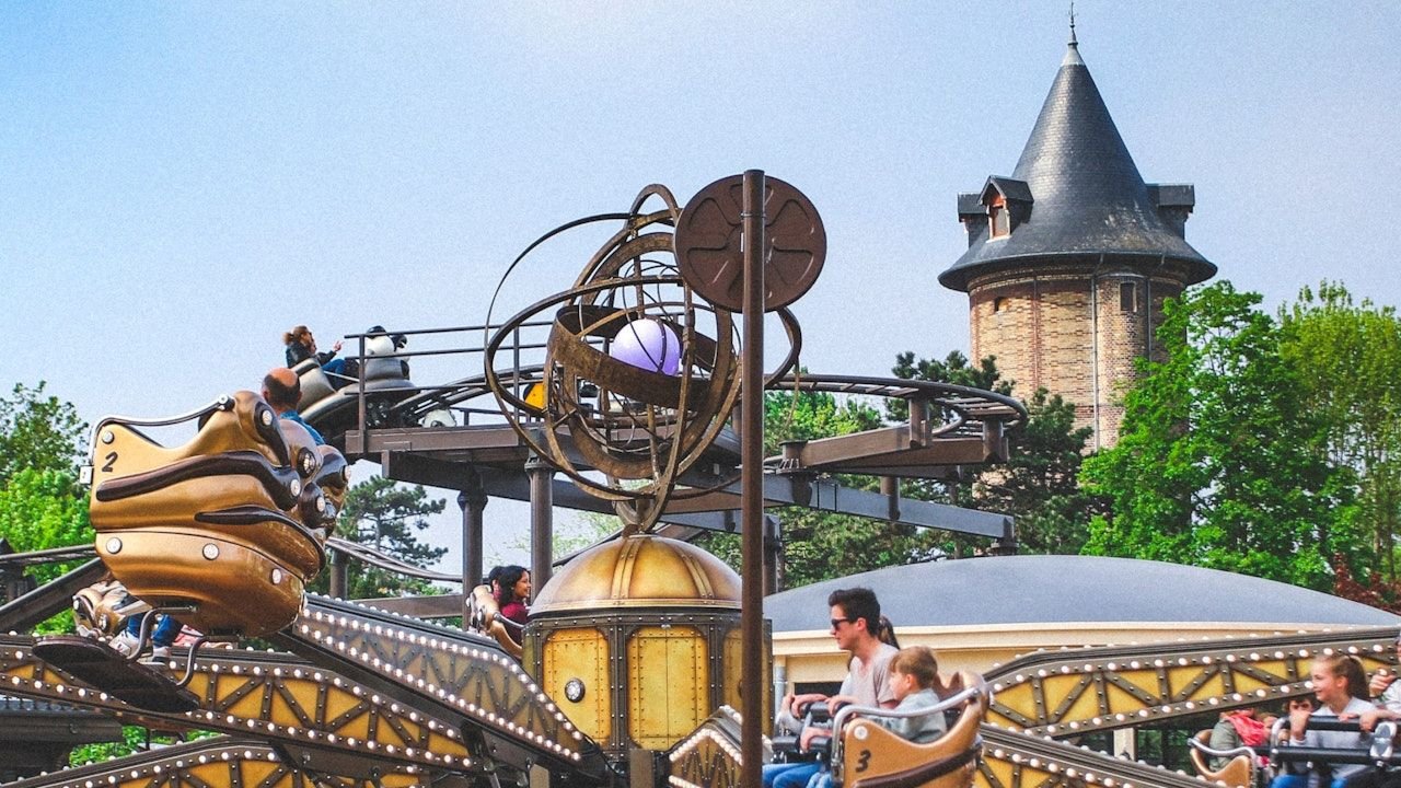 Flying Chairs aerial swing ride in the park