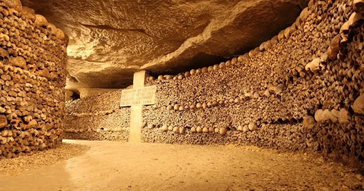 Paris Catacombs Skip-the-Line Guide & Audio Tour Tickets