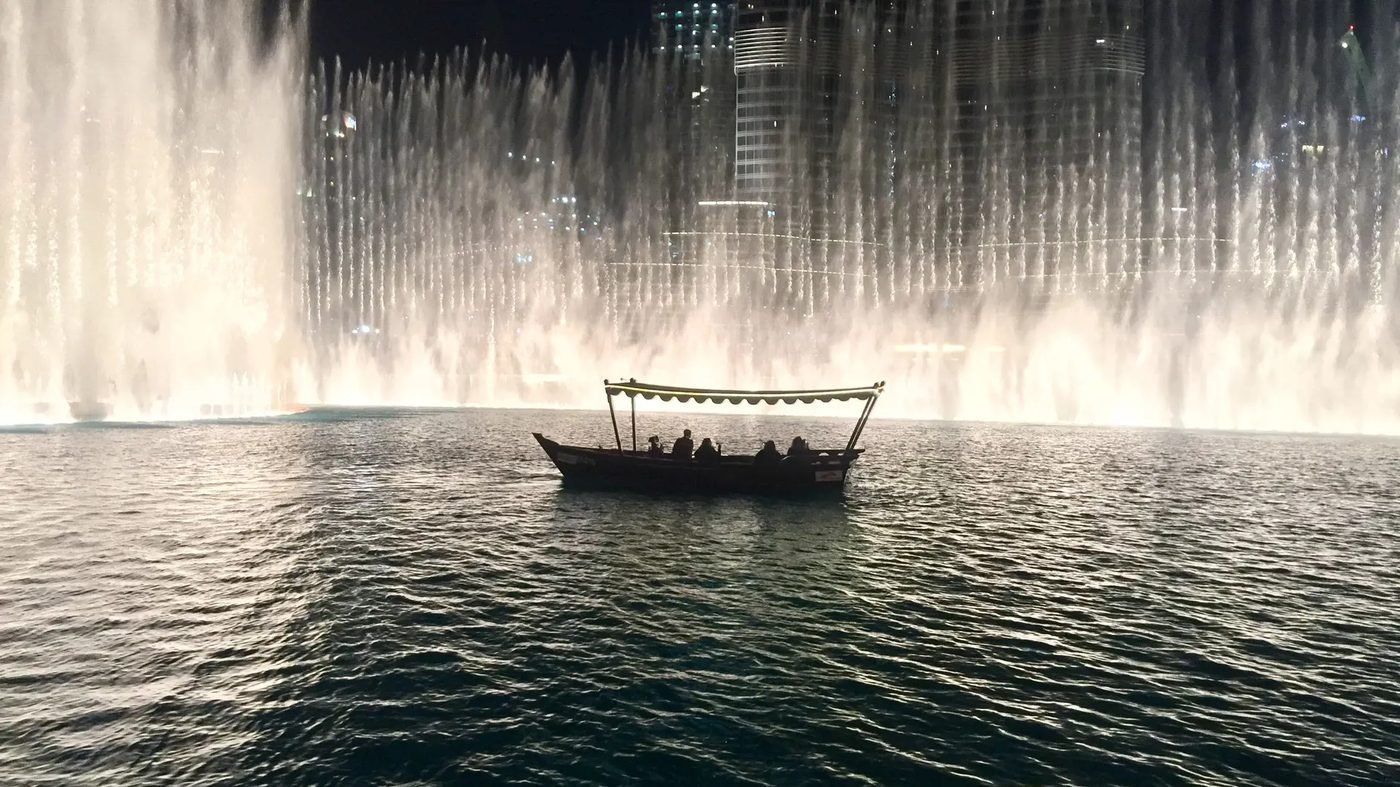 Dubai Mall Fountain and Lake Ride Ticket