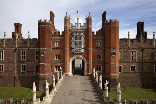 Hampton Court Palace Molesey Tickets | Book Online