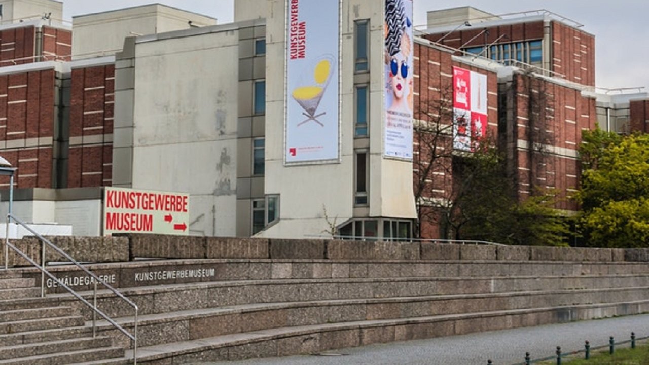 Museum of Decorative Arts (Kunstgewerbemuseum): Skip The Line
