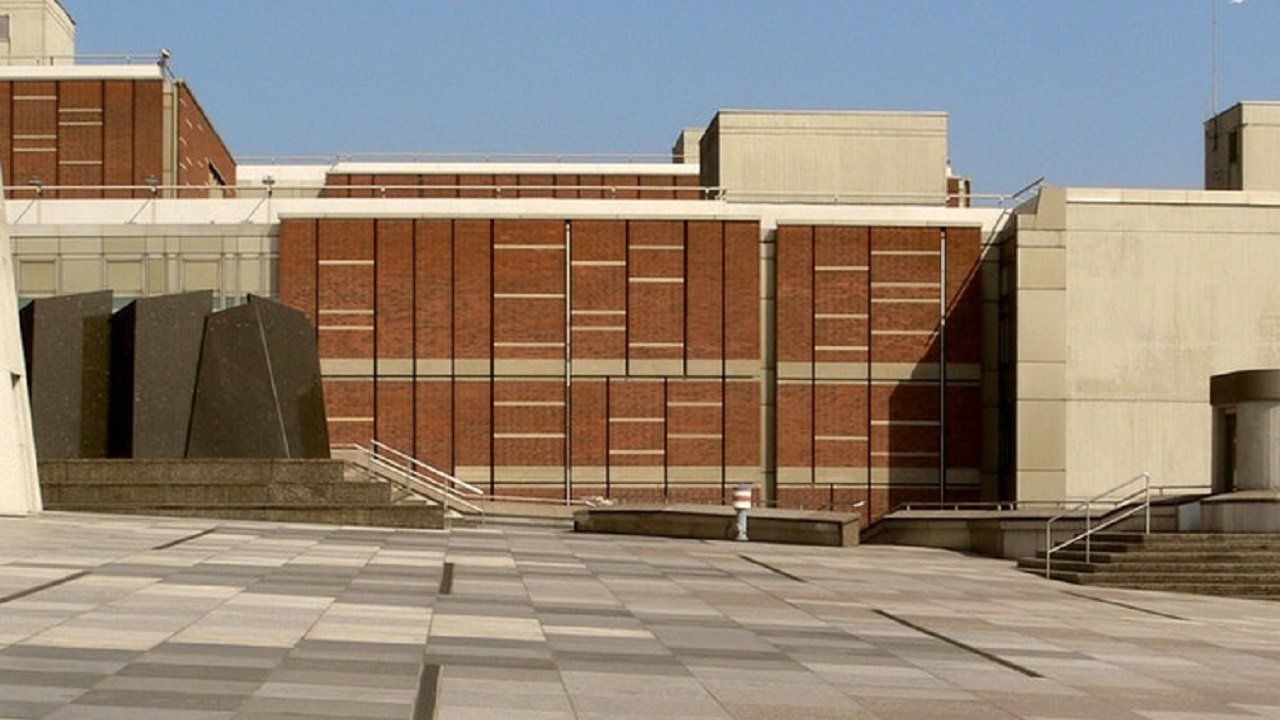 Museum of Decorative Arts (Kunstgewerbemuseum): Skip The Line